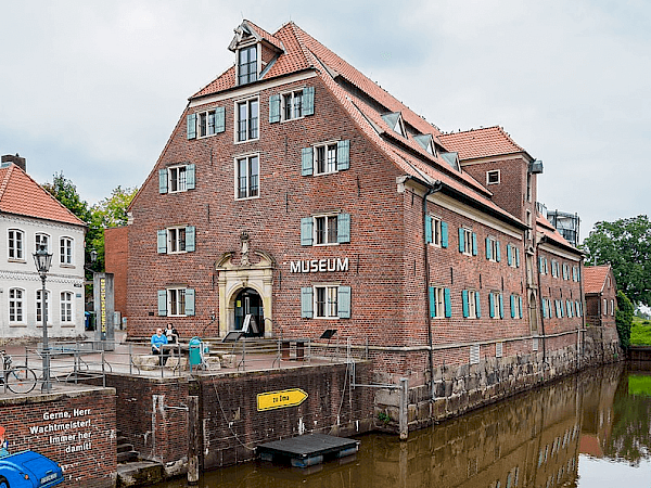 Front des Schwedenspeicher Museums mit Backsteinfassade