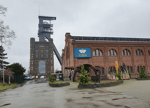 Außenansicht des Eingangs zur ELORIA Erlebnisfabrik