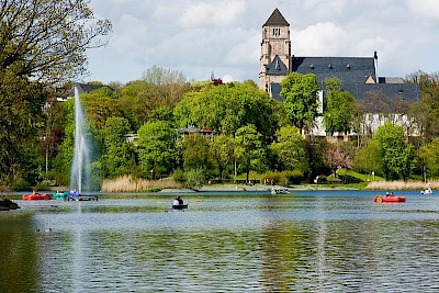 Schlossteich mit Schloßkirche