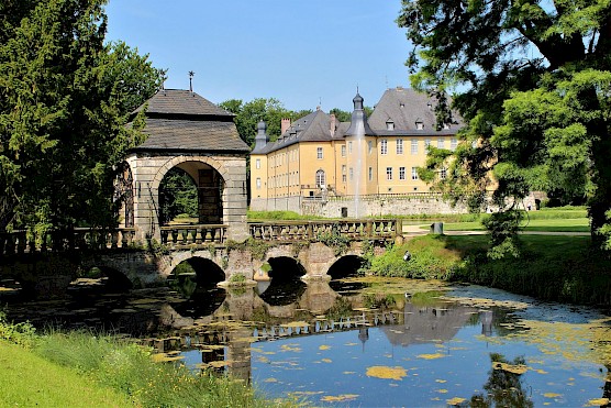 Schloss Dyck in Mönchengladbach